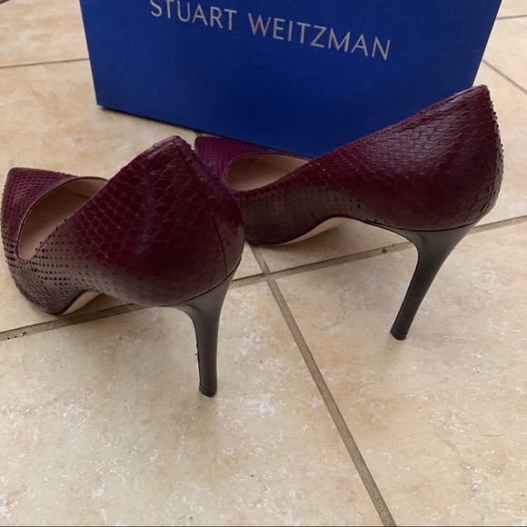 Stuart Weitzman Ingred Maroon Python Heels 7.5 - Picture 6 of 9